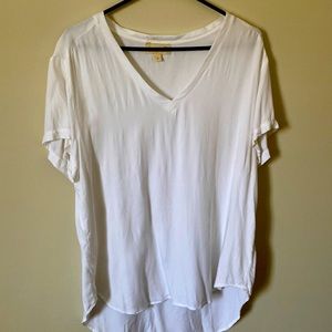 White v neck tee shirt. Size large